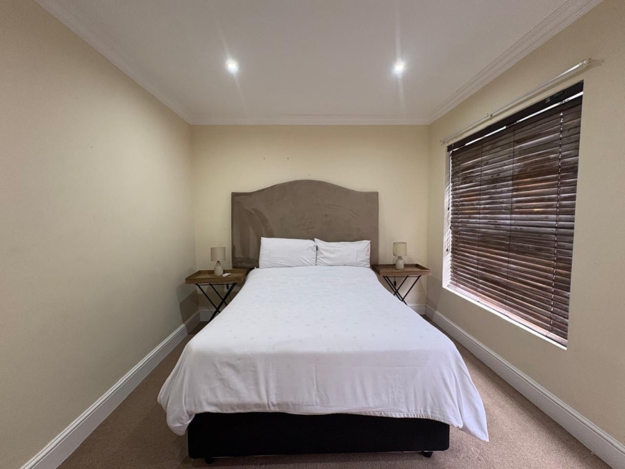 To Let 6 Bedroom Property for Rent in West Beach Western Cape